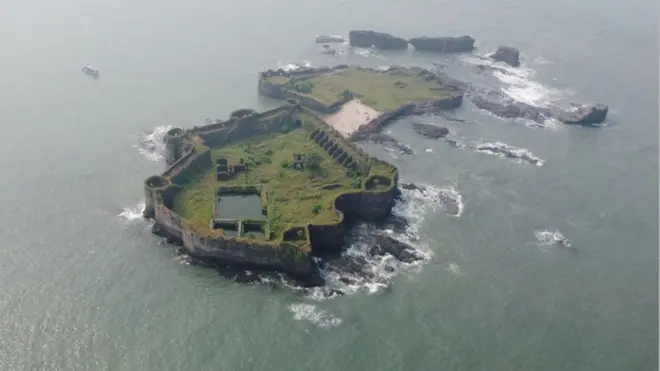 पद्मदुर्ग किल्ला