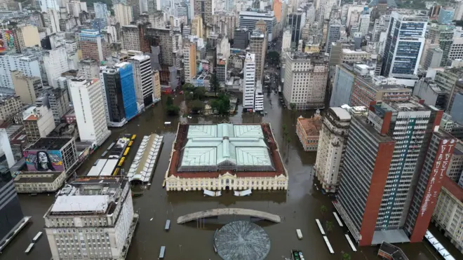 Vista aéreacomo criar um site de jogos de azarPorto Alegre tomada por inundações