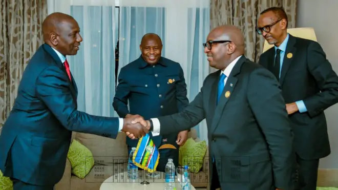 Uhereye ibumoso: William Ruto, Evariste Ndayishimiye, Sama Lukonde, na Paul Kagame mu nama mu Misiri