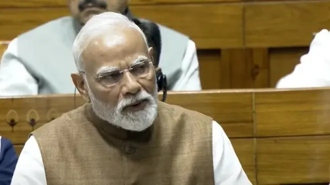 وزیر اعظم مودی نے منگل کی شام پارلیمان میں تقریبا 100 منٹ لمبی تقریر کی