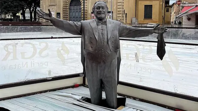 Лучано Павароти