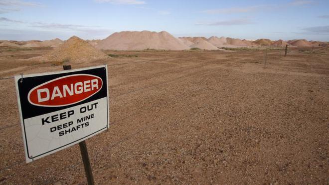 Placabaixar bet365 atualizadoárea desértica alertando sobre perigo