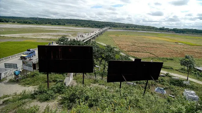 নেপালের কাকরভিট্টা সীমান্ত, এখান থেকেই বাংলাদেশ সীমান্ত পর্যন্ত করিডোর করার বিকল্প ভাবছে নেপাল