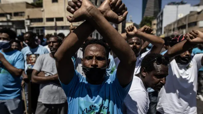 ኤርትራውያን በእስራኤል የመንግሥት ተቃዋሚ እና ደጋፊ በሚል ተጋጭተው በርካቶች ሲቆስሉ ከ50 በላይ ደግሞ በቁጥጥር ስር ውለዋል
