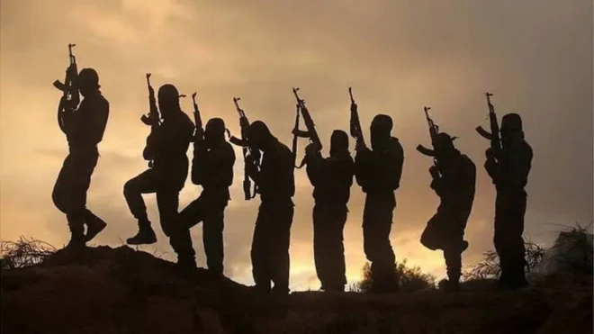 Graphic foto of armed men