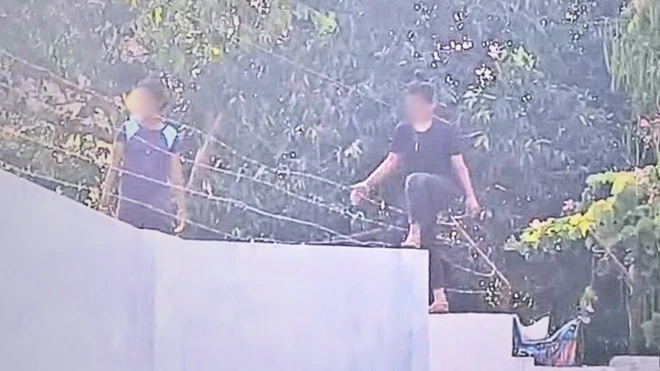 జువైనల్ హోమ్ గోడెక్కిన బాలికలు 