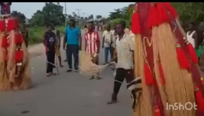 masquerades with pipo