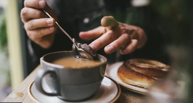 Aworan tea ti eeyan kan n po papọ