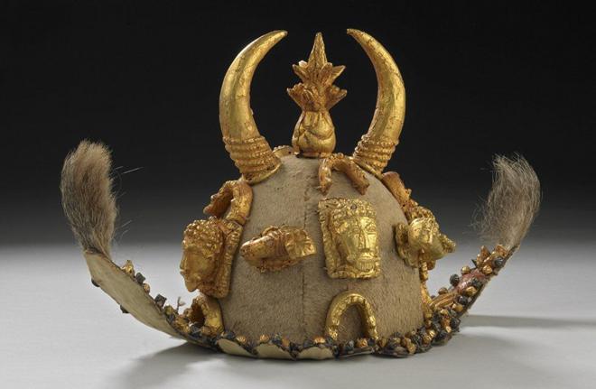 Um chapéu cerimonial usado por cortesãos em coroações está entre os itens que serão enviados como empréstimo a Gana