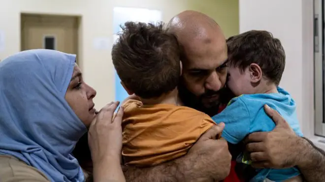 लेबनॉन हा देश नेमकं कोण चालवतं आणि तिथे हिजबुल्लाहची किती ताकद आहे?