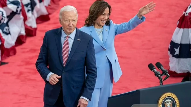 هاريس خلف بايدن