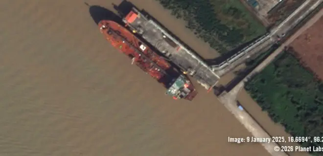 ရန်ကုန်သီလဝါဆိပ်ကမ်းကို ဆိုက်တဲ့ လေယာဥ်ဆီတင်လာတဲ့ အီရန်သင်္ဘောတွေ