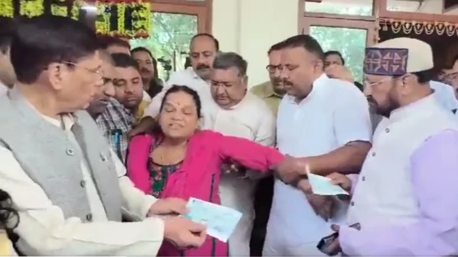 शुभम गुप्ता की मां