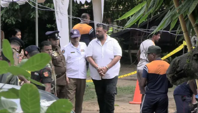 'ලොකු අයියා' හෙවත් ඉසුරු අනුෂ්ක නමැති පුද්ගලයා පොලිසිය විසින් අත්අඩංගුවට ගෙන ඇත.