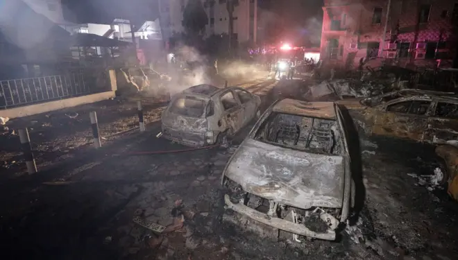 El Ehli Hastane kompleksi içinde patlama sonrası