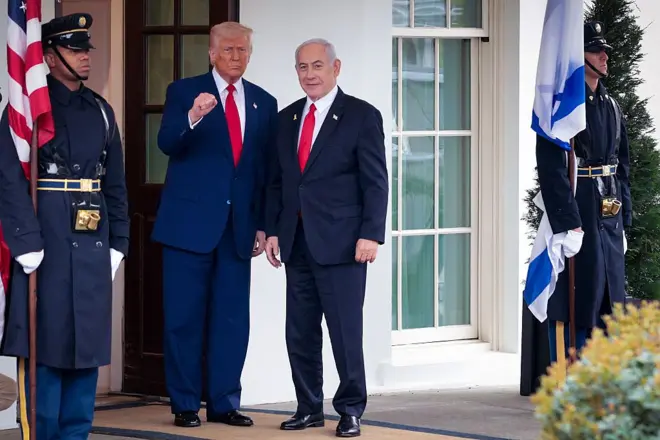 من المقرر أن يلتقي الرئيس الأمريكي ترامب، الإثنين 7 من يوليو/تموز، برئيس الوزراء الإسرائيلي نتنياهو (صورة أرشيفية من لقاء سابق في البيت الأبيض). 