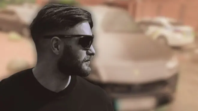 Колаж - чорно-біле фото Ганіча в темних окулярах на тлі машини, а якій знайшли його тіло