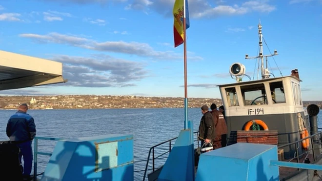 تنها راه ارتباطی مولوواتا نوآ با خاک اصلی مولداوی همین قایق‌هاست