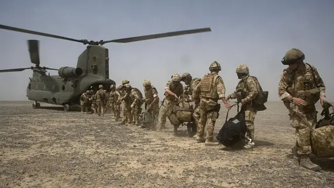 আফগান যুদ্ধের শুরু থেকেই হাজার হাজার ব্রিটিশ সৈন্যকে সে দেশে মোতায়েন করা হয়। (ফাইল ফটো)