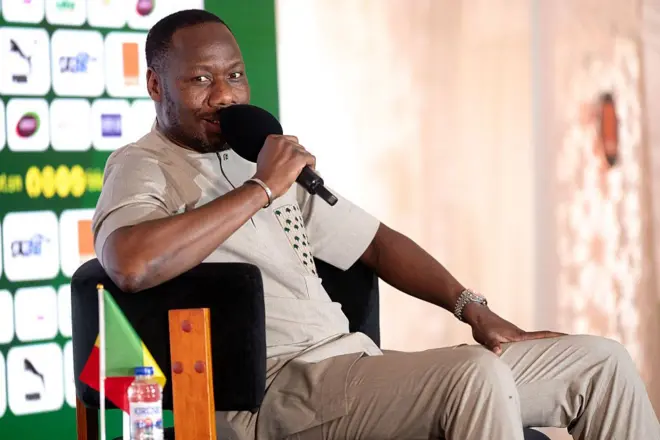 Le sélectionneur du Sénégal, Pape Thiaw, prend la parole lors de la présentation de l'équipe sénégalaise pour la Coupe du Monde de la FIFA 2026 à Dakar, le 21 mai 2026.