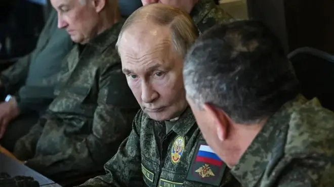 Володимир Путін під час спільних російсько-білоруських навчань "Захід-2025" на полігоні Муліно в Нижньогородській області Росії. Вересень 2025 року.