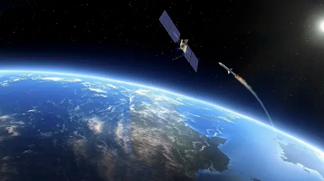 示意图显示一枚人造卫星在地球上空运行,一枚由地球发射的导弹正飞向卫星,象征反卫星武器攻击。