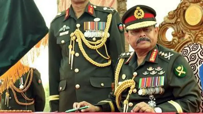 সাবেক সেনাপ্রধান জেনারেল (অব.) আজিজ আহমেদ।