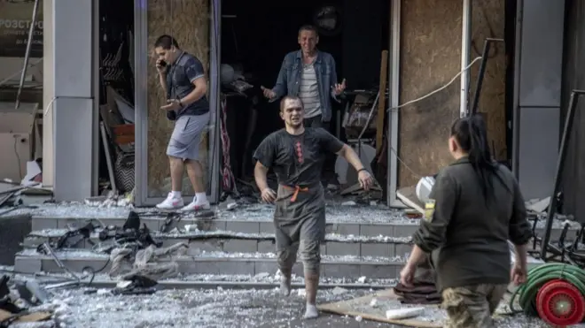 রেস্তোরায় হামলার পরের অবস্থা