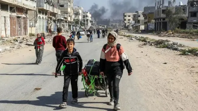 Ku dhawaad ​​dhammaan shacabka Gaza ayaa ku barakacay dagaalka