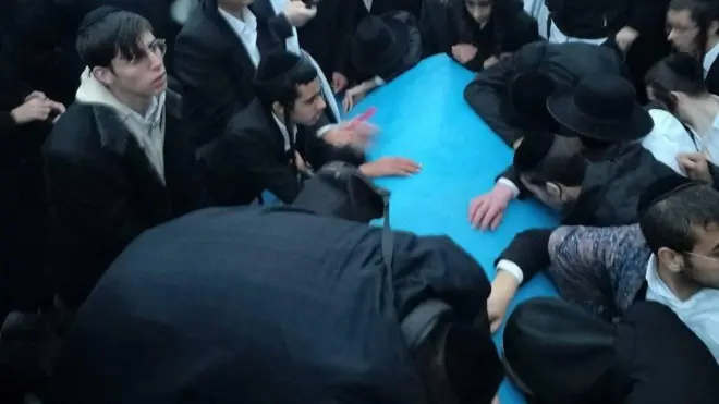 يهود إسرائيليون يزورون مقام حاخام يُدعى آشي في لبنان