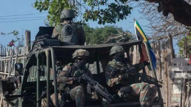 Abasirikare b'Afurika y'epfo bari mu modoka 