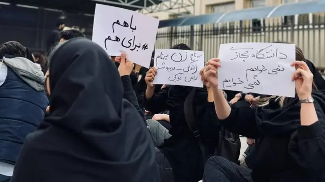 تحصن دانشجویان دانشگاه علم و فرهنگ، تهران، چهارشنبه ۱۱ آبان ۱۴۰۱