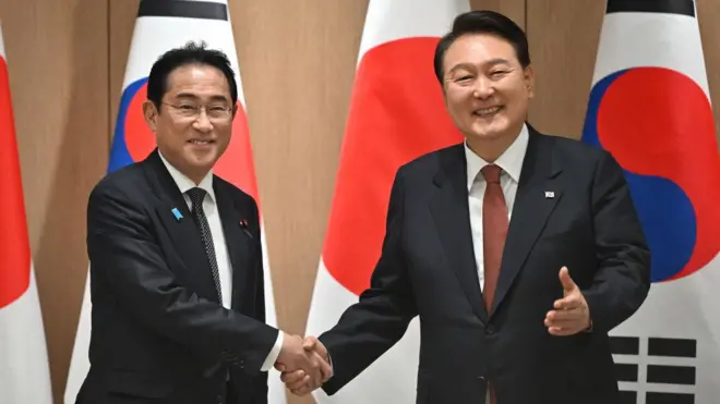 기시다 후미오 일본 총리와 윤석열 한국 대통령