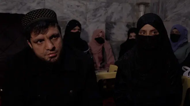 امنې غوښتل داکټره شي.