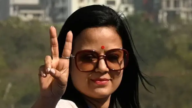 महुआ मोइत्रा