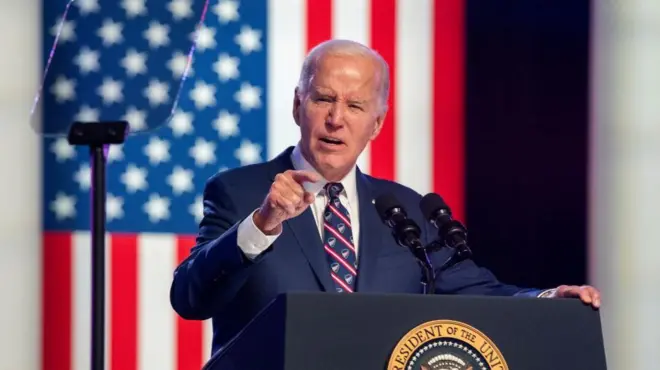 Байден выступает с речью