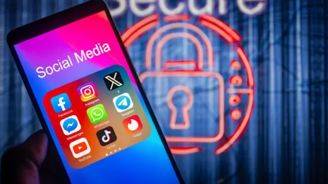 Ẹni to n wo oju foonu rẹ