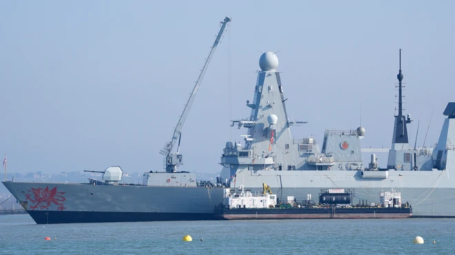 HMS Dragon İngiltere'nin altı adet tip 45 muhribinden biri. 