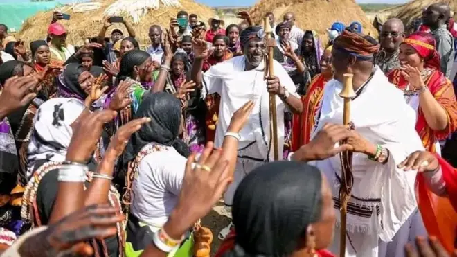 Wiiliyaam Ruutoo hirmaattota jilaa wajjin