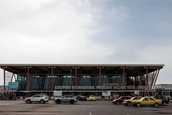 Vue générale de l'aéroport international Modibo Keita de Bamako, le 8 novembre 2025. 