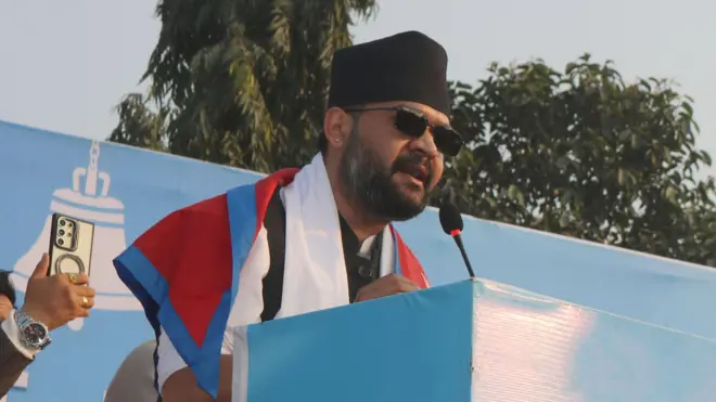 जनकपुरमा नेपालको झण्डा ओढेर भाषण गर्दै बालेन शाह