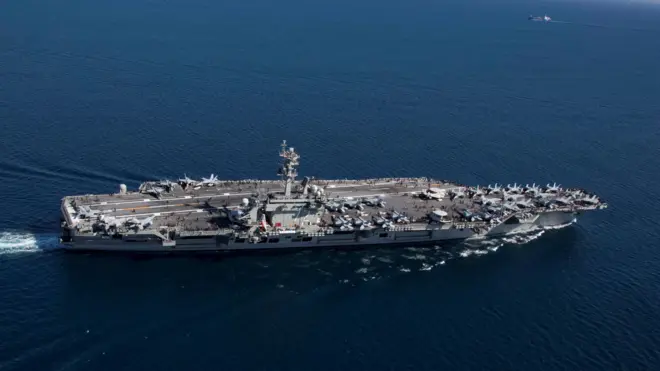 खाड़ी पहुंच रहे अमेरिकी बेड़े का नेतृत्व विमानवाहक पोत यूएसएस अब्राहम लिंकन कर रहा है (फ़ाइल फोटो)