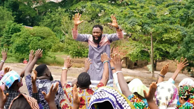 Woli Arole n gbadura fawọn eeyan