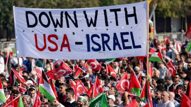 در این یک هفته تجمعات بسیار پر جمعیتی در ترکیه در حمایت از فلسطینی‌ها برپا شده است