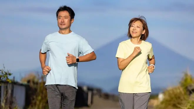 La marcha japonesa está basada en intervalos de marcha rápida y lenta. 