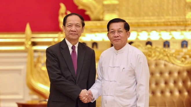 အာဆီယံအထူးသံနဲ့ စစ်ခေါင်းဆောင် ဗိုလ်ချုပ်မှူးကြီး မင်းအောင်လှိုင်တို့ ‌နေပြည်တော်မှာ တွေ့ဆုံ