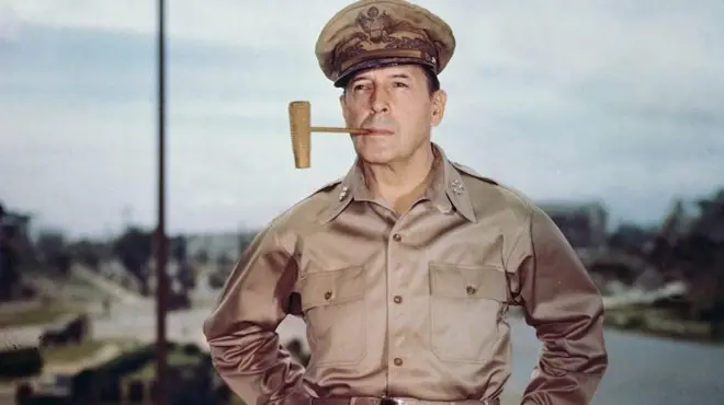 Jenderal Douglas MacArthur.