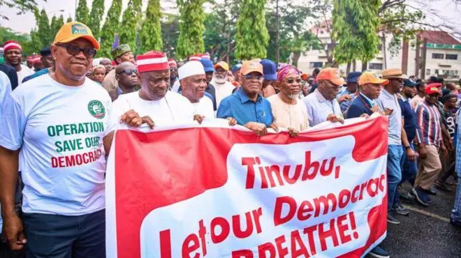 Awọn ọmọ ẹgbẹ oselu ADC to n se iwọde