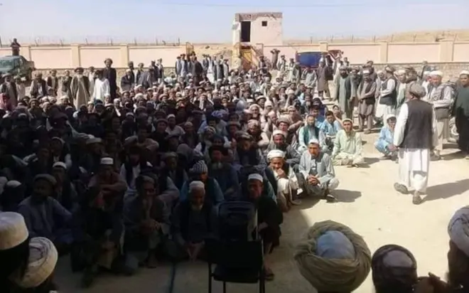 Майманада тўпланган норози намойишчилар