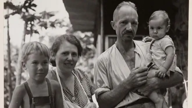 Heinz y Margret Wittmer con dos de sus hijos en la foto